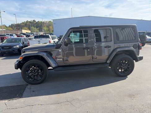 Used 2023 Jeep Wrangler Unlimited Sahara w/ Cold Weather Group image 4