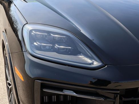 Certified 2025 Porsche Cayenne GTS w/ Technology Package image 14