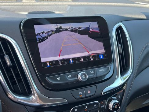 Used 2024 Chevrolet Equinox Premier AWD/4WD image 33