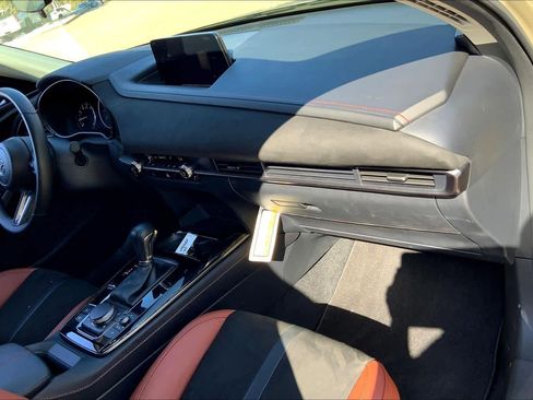 Certified 2025 MAZDA CX-30 Carbon image 17