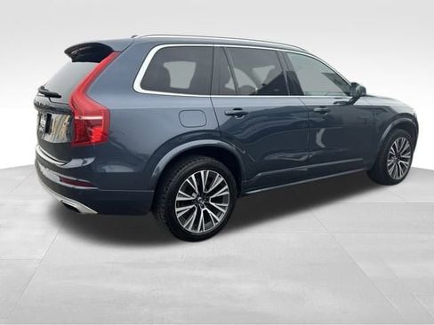 Used 2020 Volvo XC90 T5 Momentum image 3