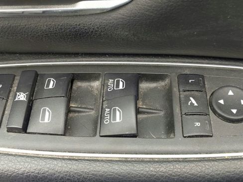 Used 2023 RAM 1500 Laramie AWD/4WD image 16