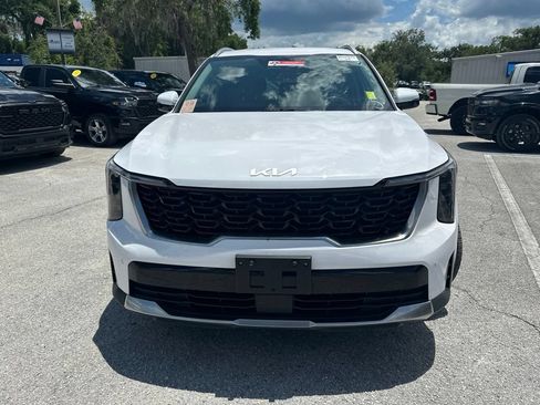 Used 2024 Kia Sorento S FWD image 2