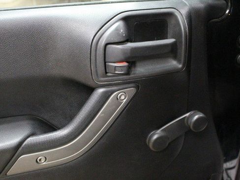 Used 2015 Jeep Wrangler Sport image 14