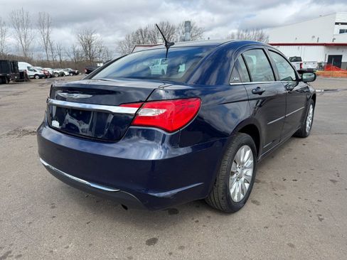 Used 2014 Chrysler 200 LX image 5