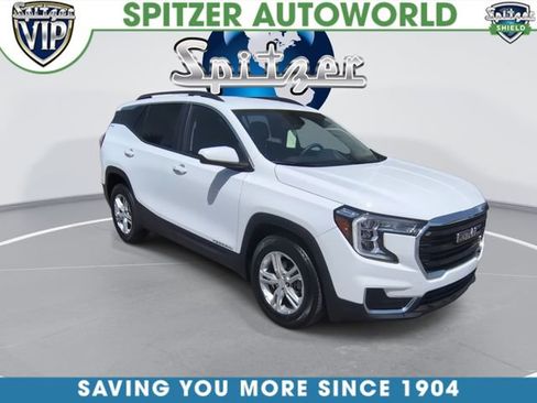 Used 2023 GMC Terrain SLE w/ Driver Convenience Package FWD image 2