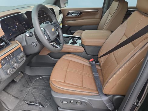 New 2026 Chevrolet Suburban High Country image 15