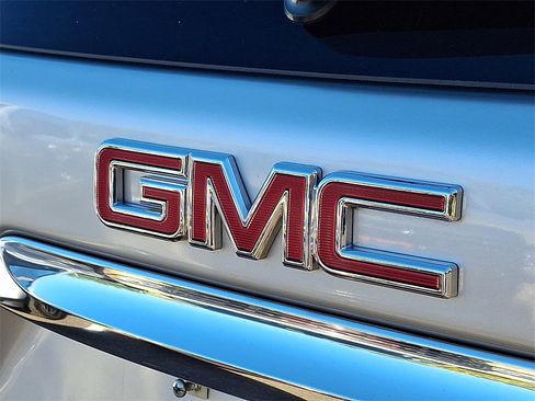 Certified 2019 GMC Terrain SLE w/ Driver Convenience Package image 29