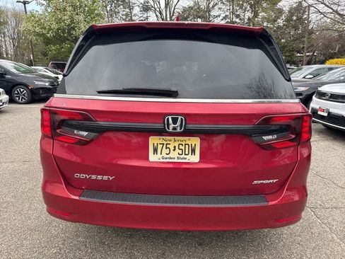 Used 2023 Honda Odyssey Sport image 3