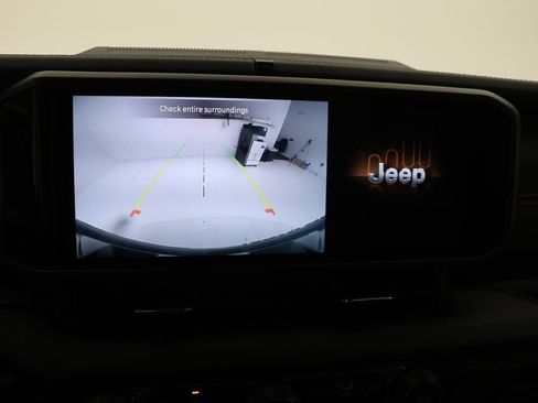 Used 2024 Jeep Wrangler Unlimited Sahara AWD/4WD image 22