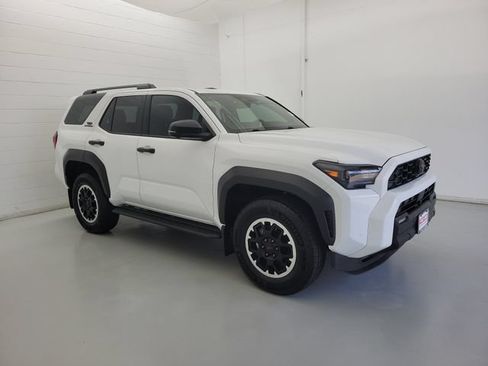 Used 2025 Toyota 4Runner TRD Off-Road Premium w/ Tow Technology Package AWD/4WD image 4