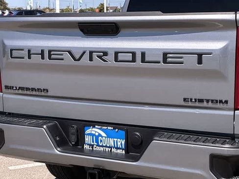 Used 2025 Chevrolet Silverado 1500 Custom image 13