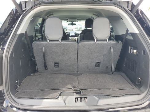 Used 2023 Ford Explorer XLT image 16
