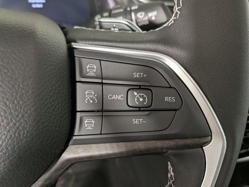 New 2025 Jeep Grand Cherokee L Limited w/ Black Appearance Package image 22