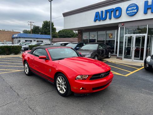 Used 2011 Ford Mustang Premium w/ 202A Rapid Spec Order Code RWD image 5