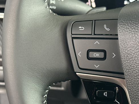 Used 2026 Toyota Camry SE image 28