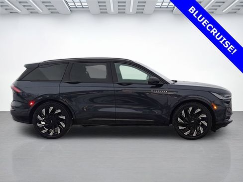 Certified 2024 Lincoln Nautilus Reserve w/ Equipment Group 202A image 2