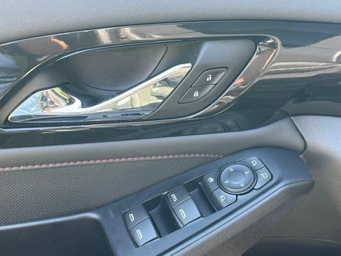 Certified 2023 Chevrolet Traverse RS AWD/4WD image 34