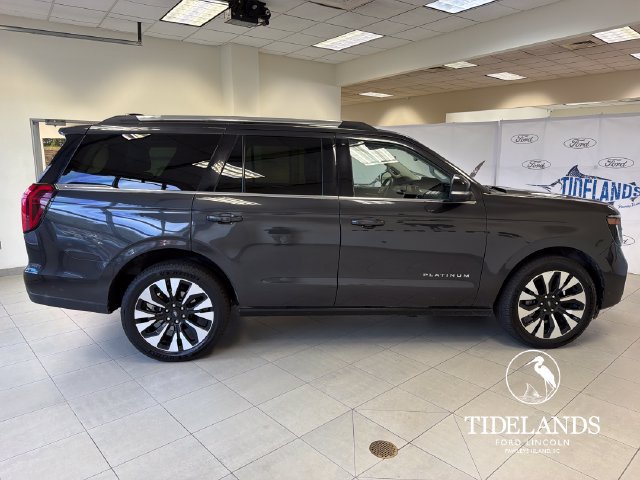 Certified 2025 Ford Expedition Platinum w/ Driver's Package AWD/4WD image 10