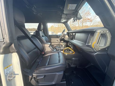 Used 2024 Ford Bronco Badlands image 25