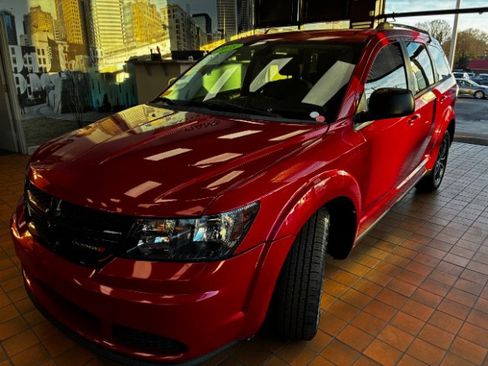 Used 2018 Dodge Journey SE w/ Blacktop Package image 8