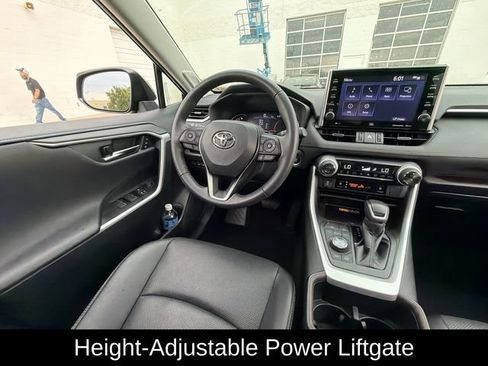 Used 2022 Toyota RAV4 Limited AWD/4WD image 18