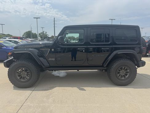 New 2025 Jeep Wrangler Unlimited Rubicon 392 image 15