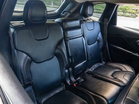 Used 2015 Jeep Cherokee Trailhawk w/ Comfort/Convenience Group image 46