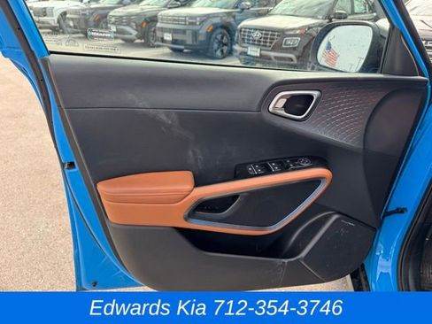 Used 2025 Kia Soul EX image 17