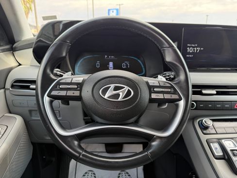 Used 2024 Hyundai Palisade SEL FWD image 17