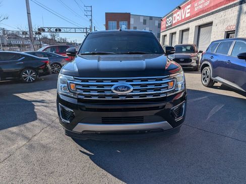 Used 2018 Ford Expedition Limited image 3