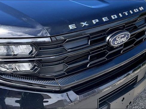 Used 2025 Ford Expedition Max Active AWD/4WD image 34