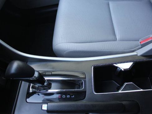 Used 2015 Honda Accord LX image 29