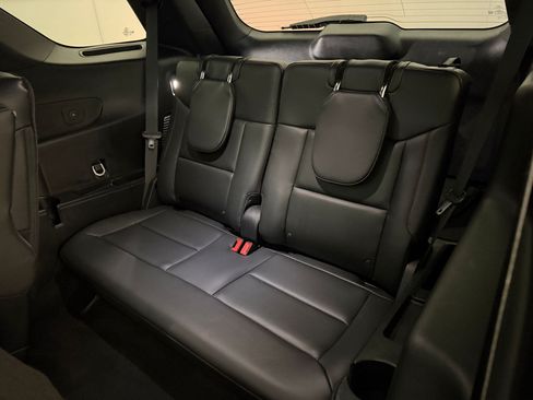 Used 2025 Ford Explorer ST w/ Sun And Sound Package AWD/4WD image 24