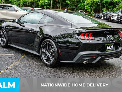 Used 2025 Ford Mustang Premium RWD image 4