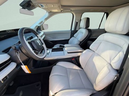 New 2026 Lincoln Navigator Reserve w/ Jet Appearance Package image 15