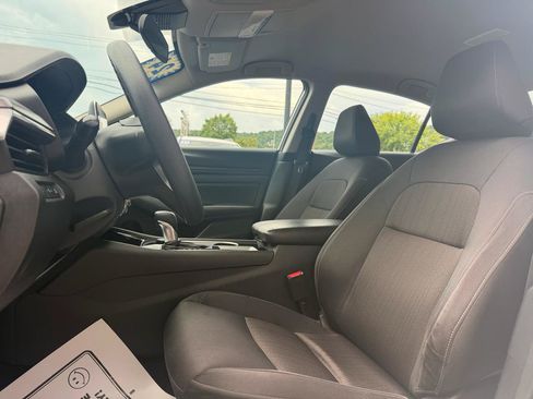 Used 2024 Nissan Altima 2.5 SV FWD image 10
