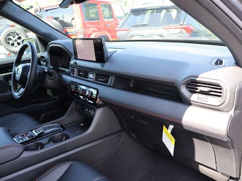 New 2026 Honda Pilot TrailSport image 9