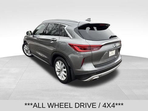 Used 2019 INFINITI QX50 Essential w/ Premium Heat Package image 3