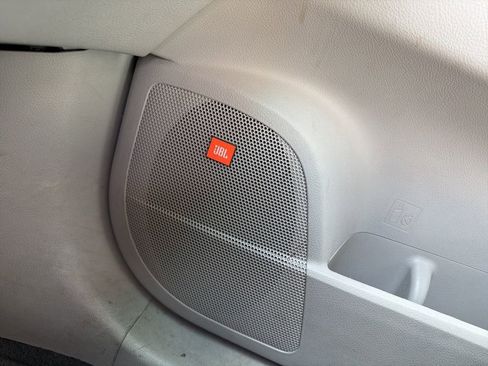 Used 2012 Toyota Highlander Limited w/ Tow Pkg image 27