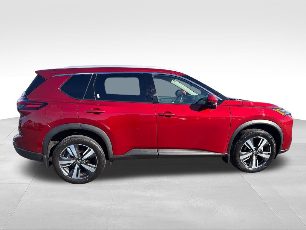 Used 2025 Nissan Rogue SL AWD/4WD image 7
