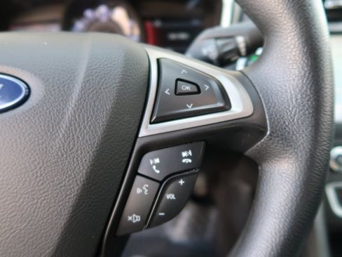 Used 2020 Ford Fusion SE image 18