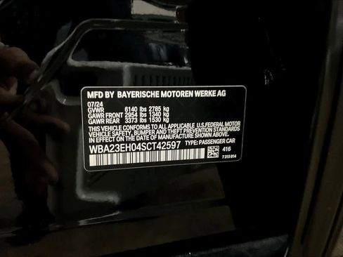 Used 2025 BMW 740i w/ Premium Package image 35