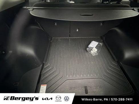 Used 2023 Kia Sportage LX AWD/4WD image 10