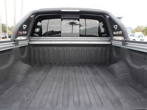 Used 2024 Nissan Titan PRO-4X w/ Pro-4x Convenience Package image 10