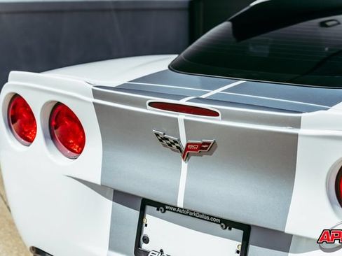 Used 2013 Chevrolet Corvette Z06 w/ 3LZ Preferred Equipment Group RWD image 38