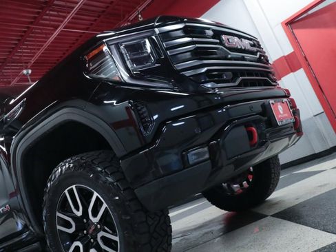 Used 2025 GMC Sierra 1500 AT4 w/ Technology Package AWD/4WD image 36