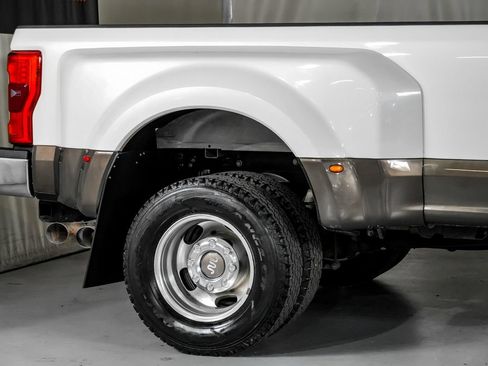 Used 2017 Ford F350 King Ranch w/ King Ranch Ultimate Package AWD/4WD image 6