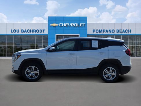 Used 2024 GMC Terrain SLE image 4