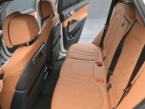 New 2026 BMW X5 M60i w/ Executive Package image 14
